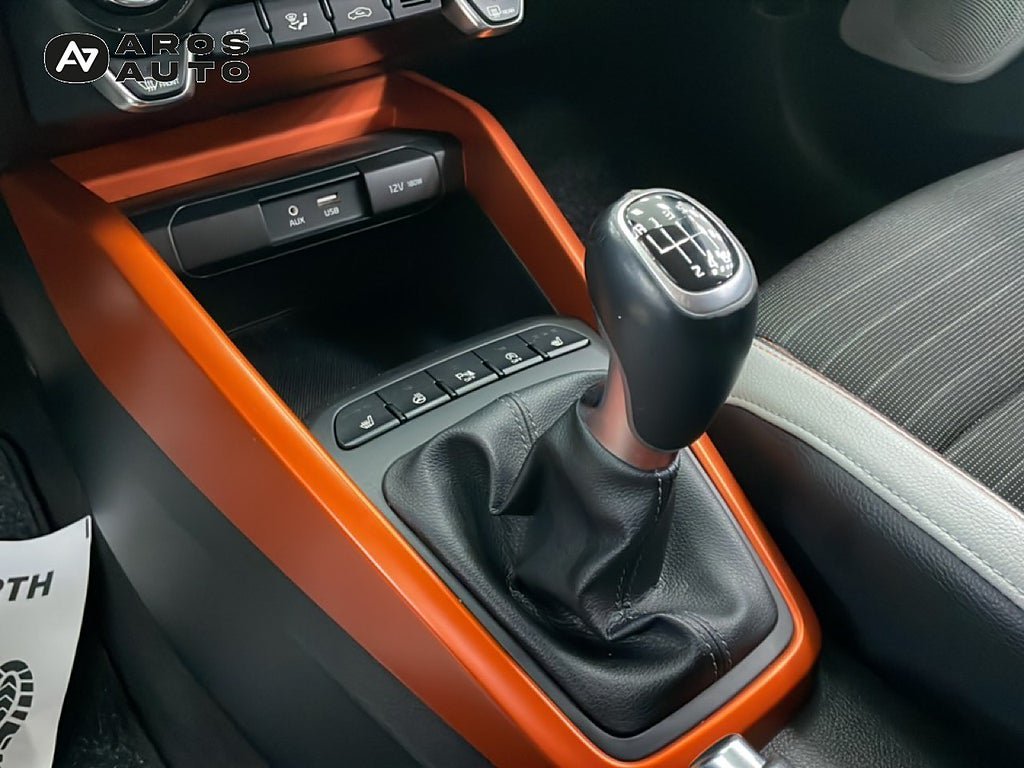 Vehicle Image 12