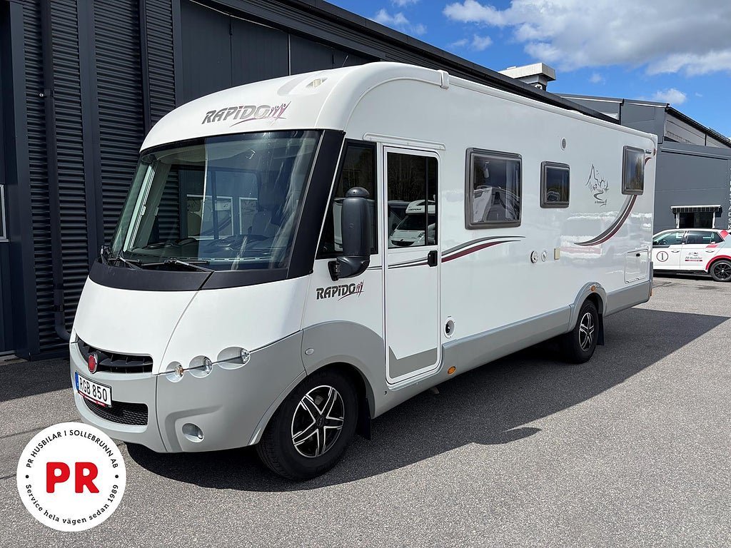 Vehicle Image 16