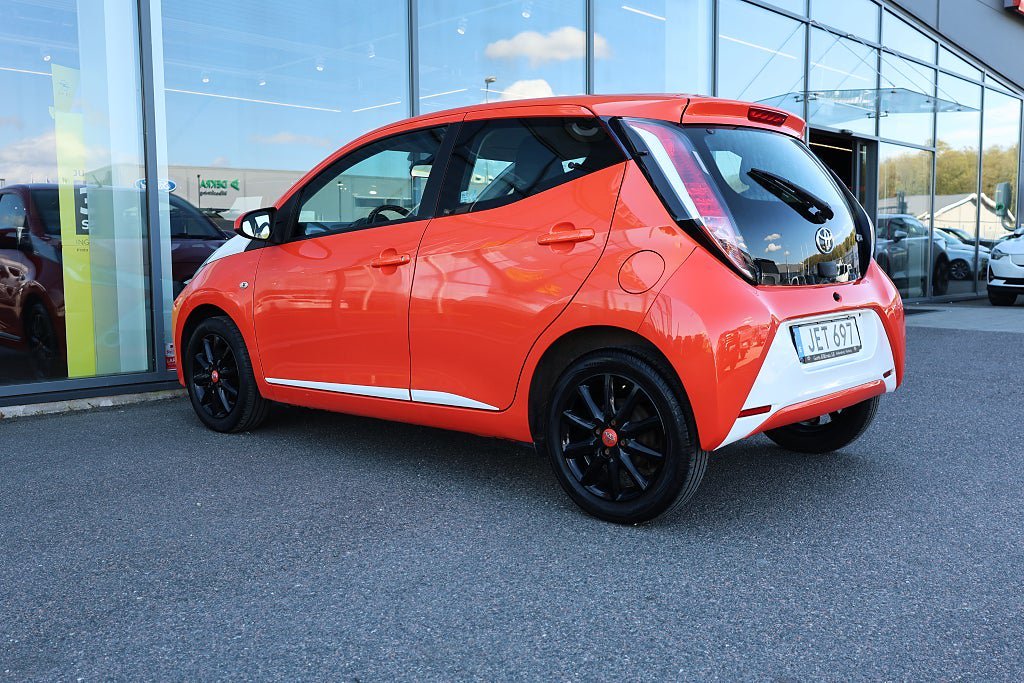 Vehicle Image 7