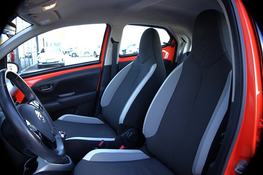 Vehicle Image 8