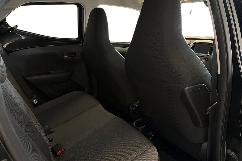 Vehicle Image 17