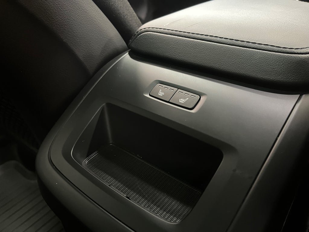 Vehicle Image 23