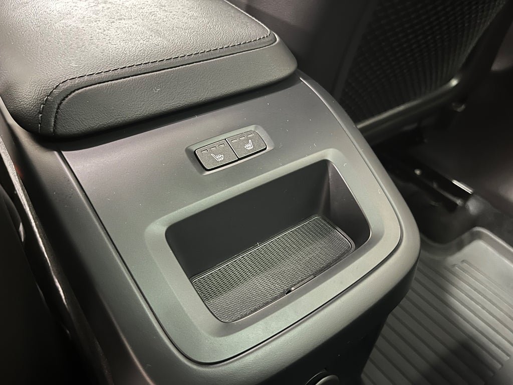 Vehicle Image 23