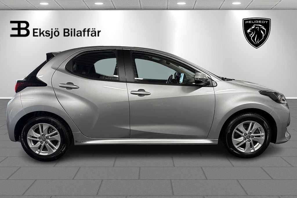 Vehicle Image 4