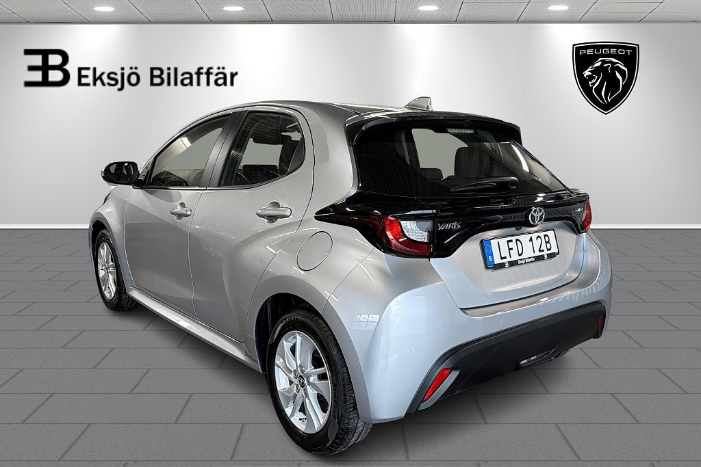 Vehicle Image 8