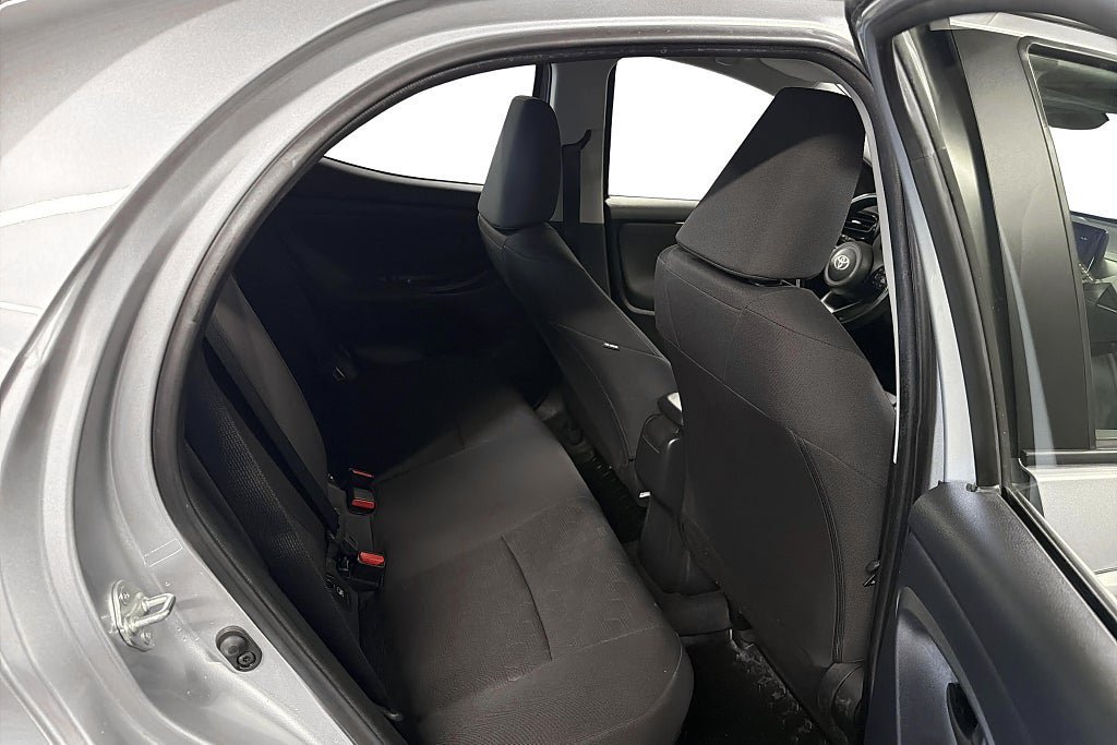 Vehicle Image 13