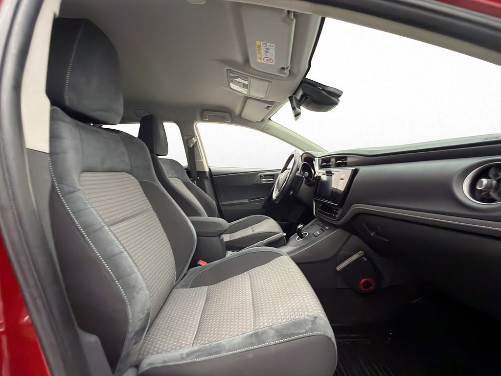 Vehicle Image 9