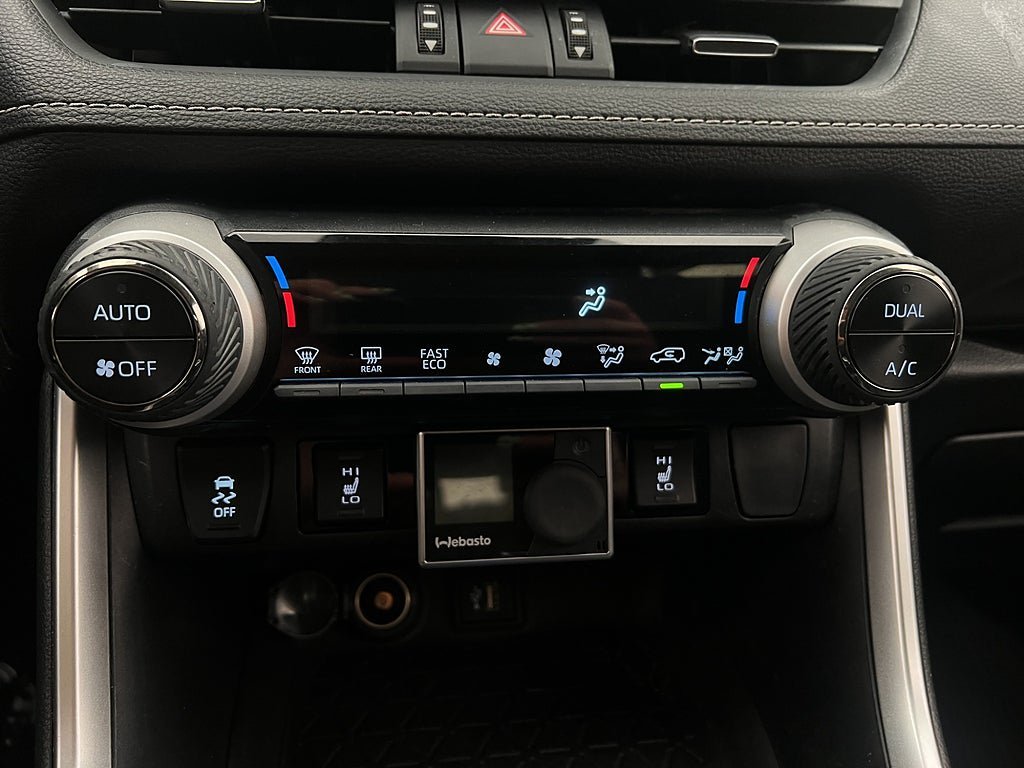 Vehicle Image 24