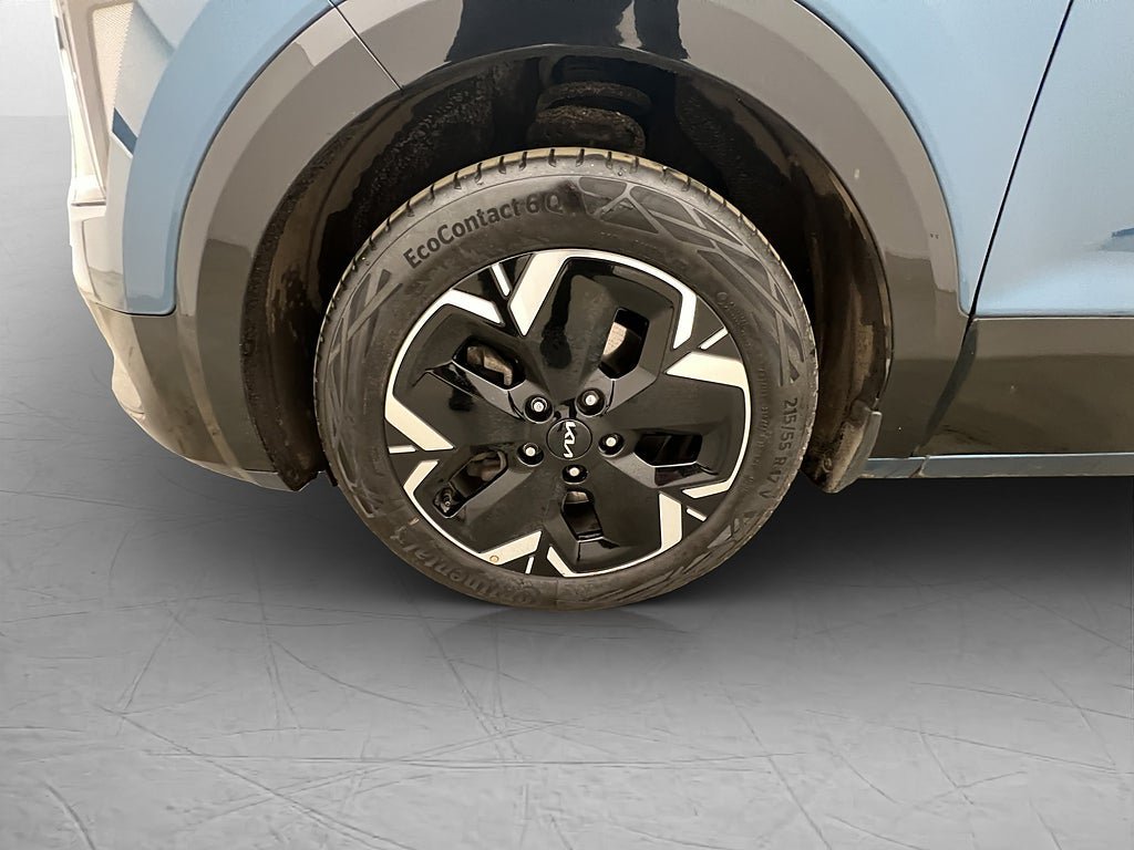 Vehicle Image 32