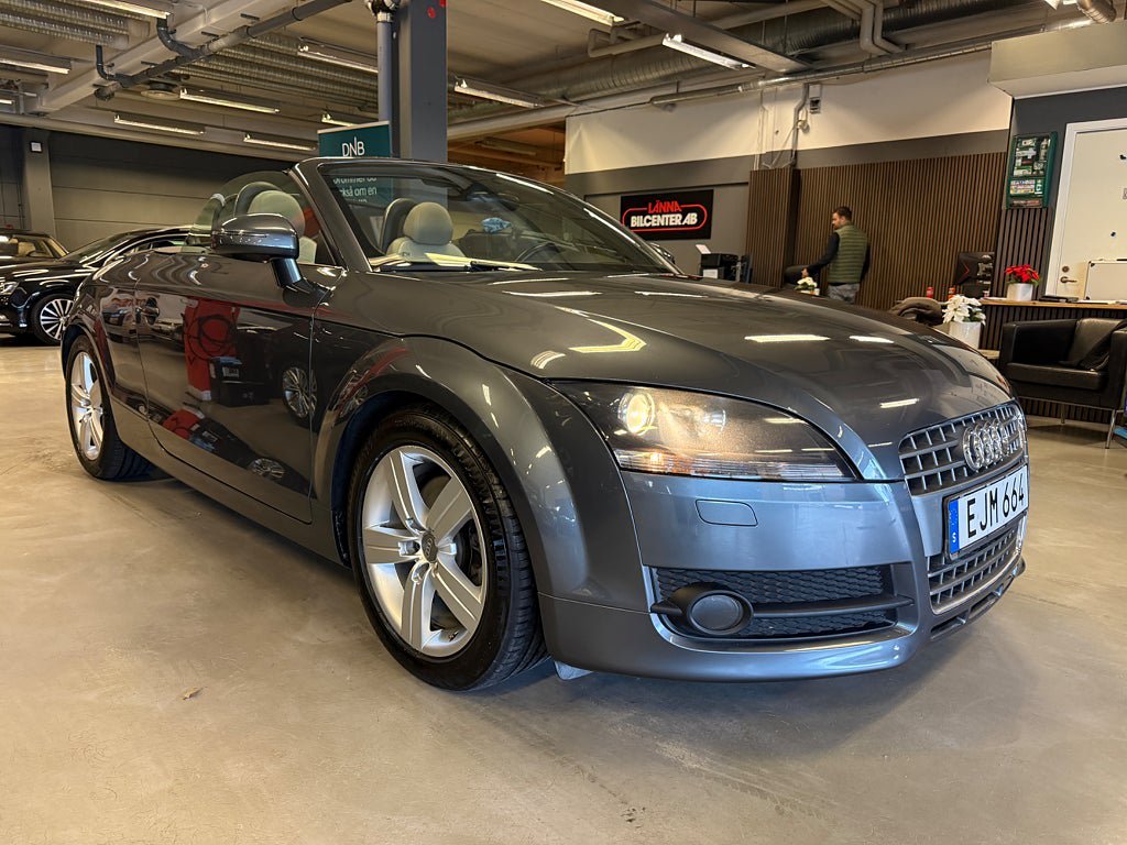 Vehicle Image 6