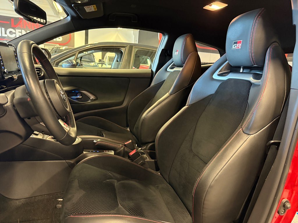 Vehicle Image 11