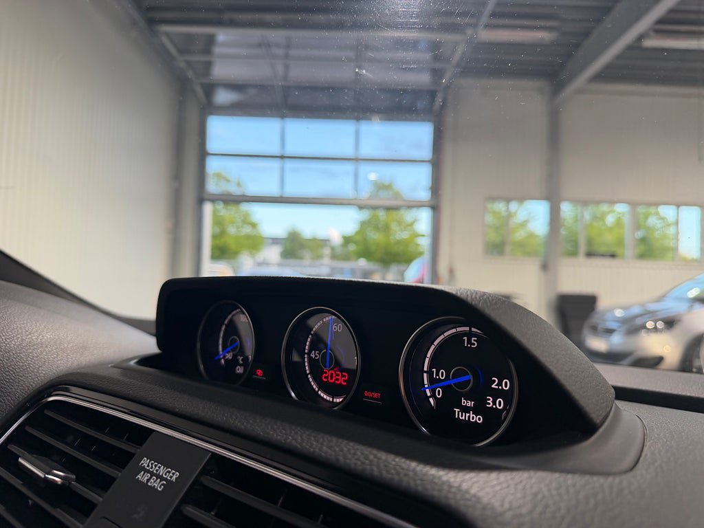 Vehicle Image 24
