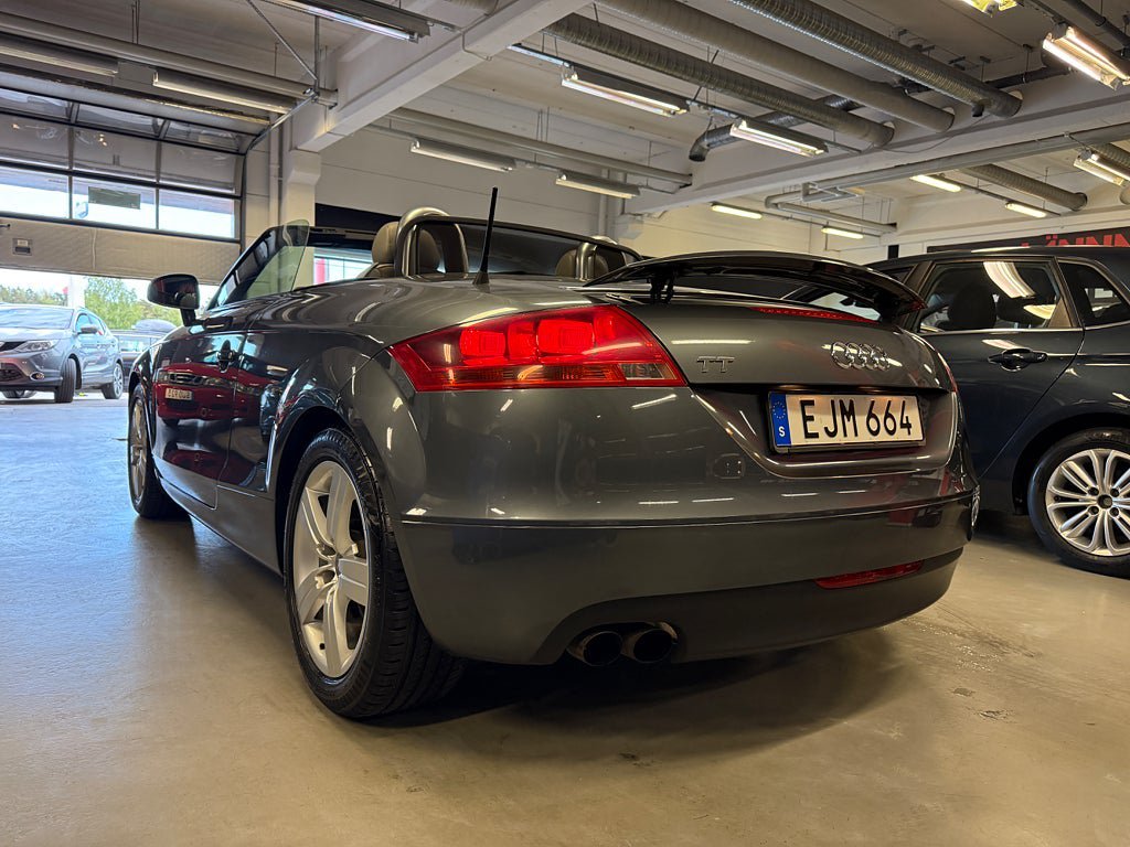 Vehicle Image 9
