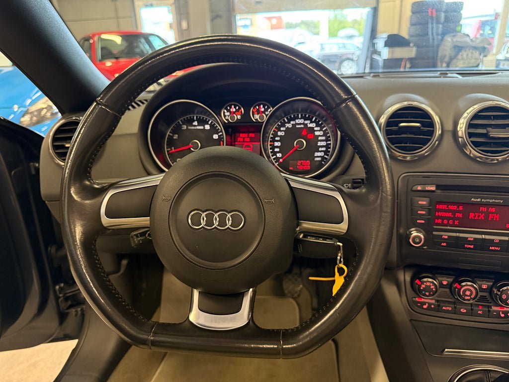 Vehicle Image 21