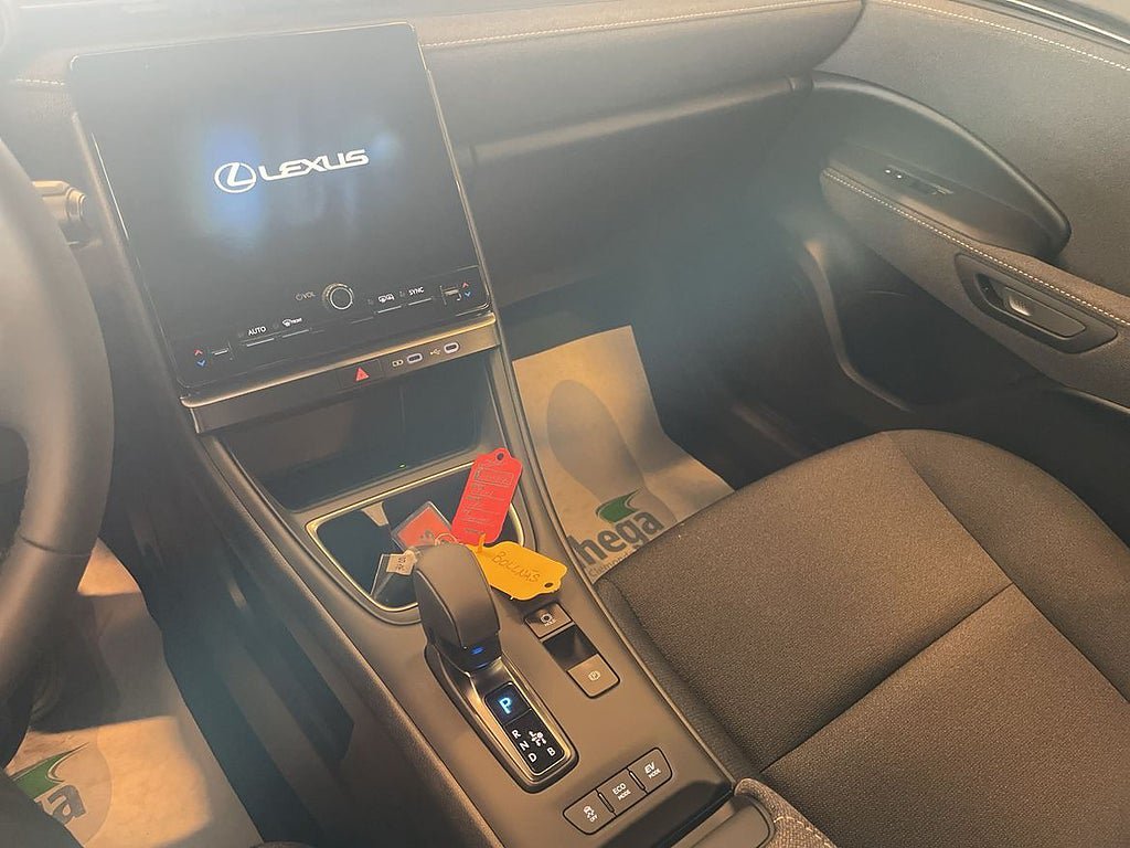 Vehicle Image 11