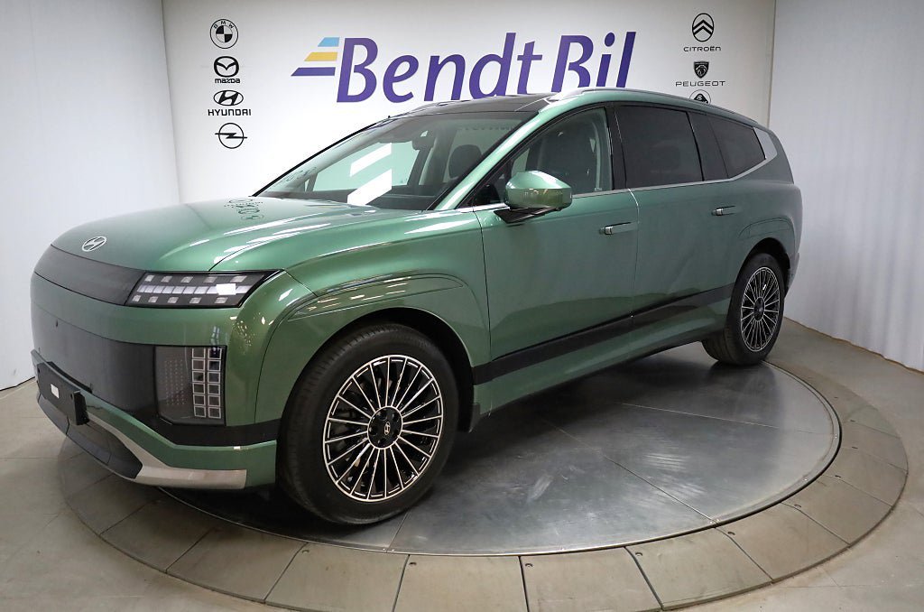 Vehicle Image 5
