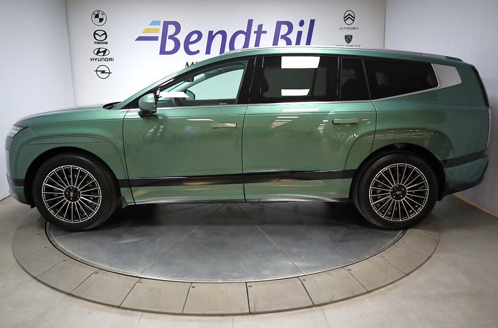 Vehicle Image 6