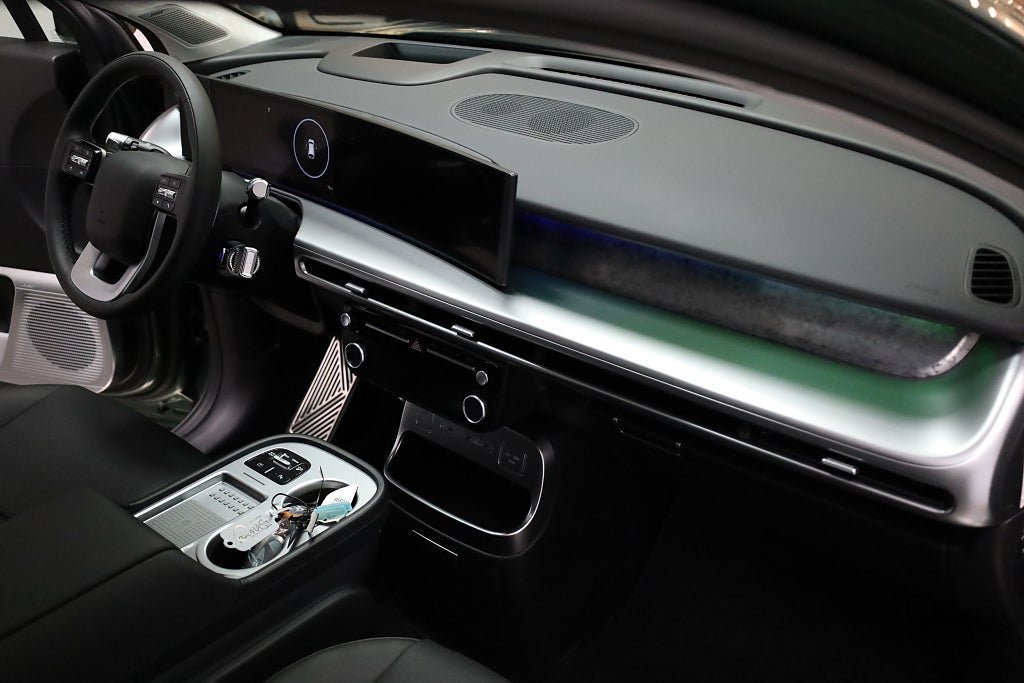 Vehicle Image 21
