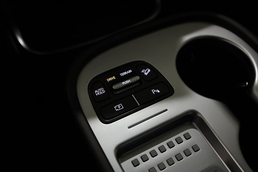 Vehicle Image 23