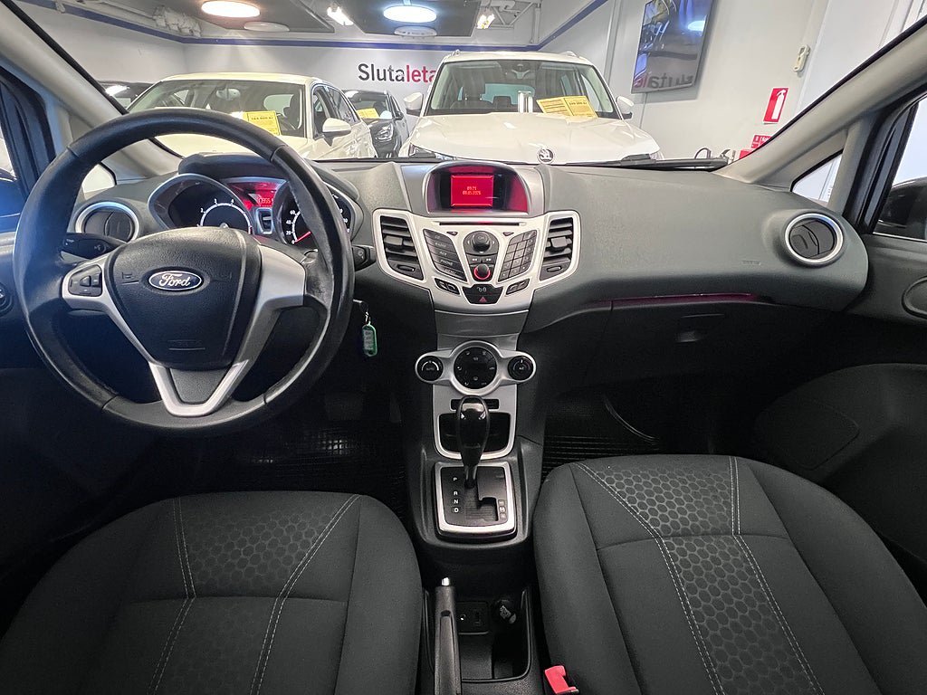 Vehicle Image 13