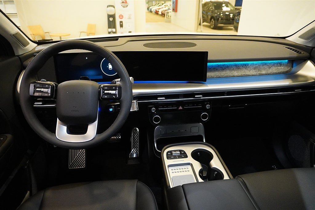 Vehicle Image 9