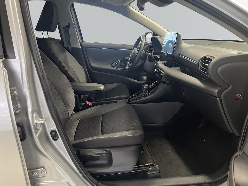 Vehicle Image 6