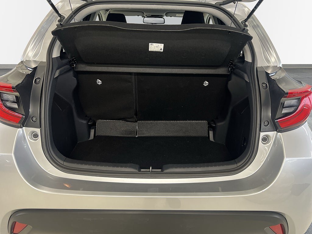 Vehicle Image 10