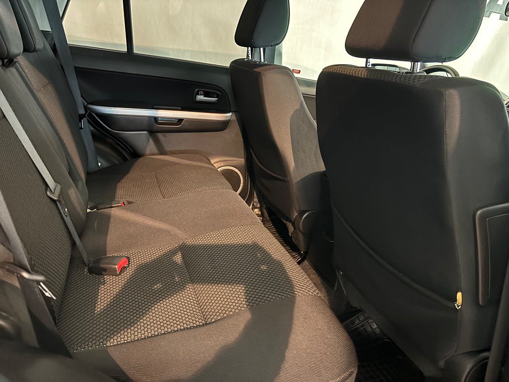 Vehicle Image 8
