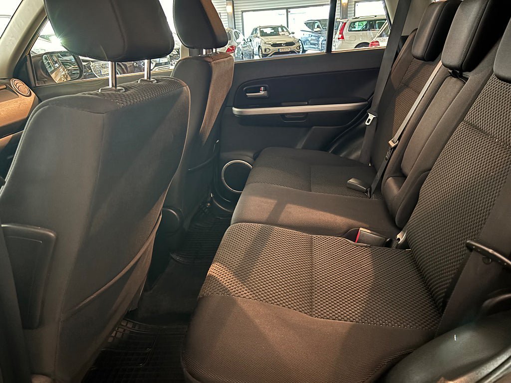 Vehicle Image 9