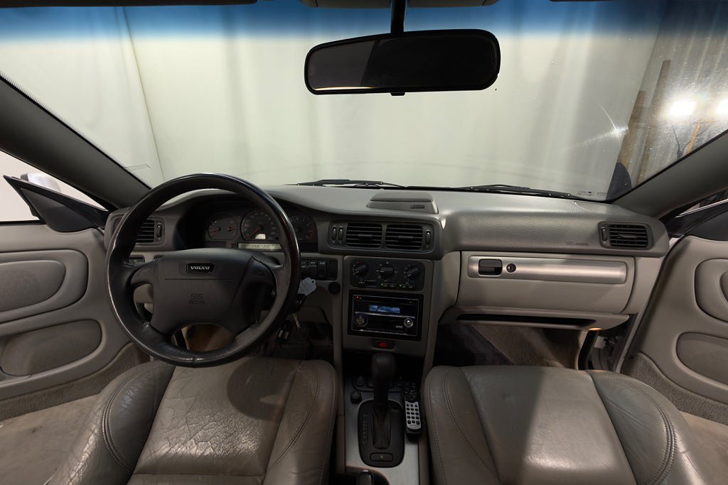 Vehicle Image 12
