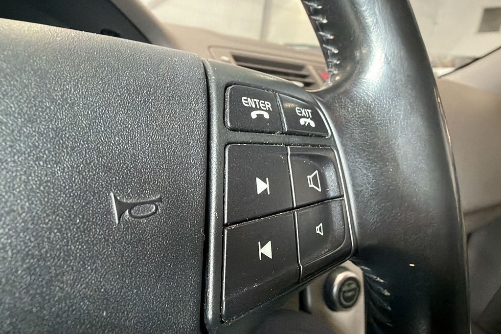 Vehicle Image 16