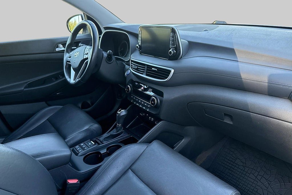 Vehicle Image 13