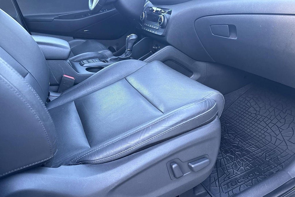 Vehicle Image 14