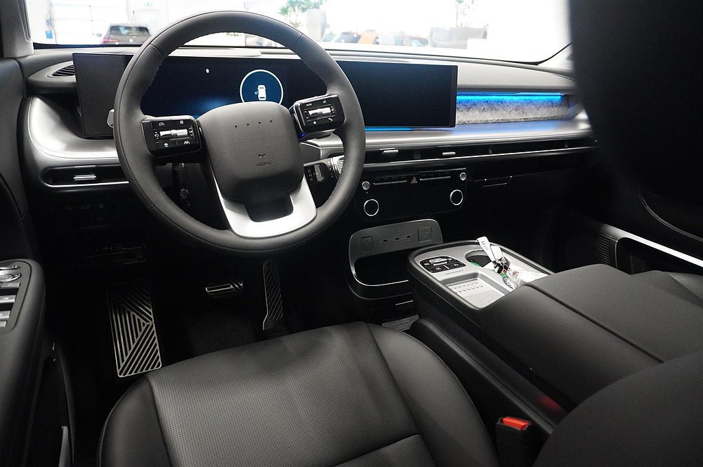 Vehicle Image 9