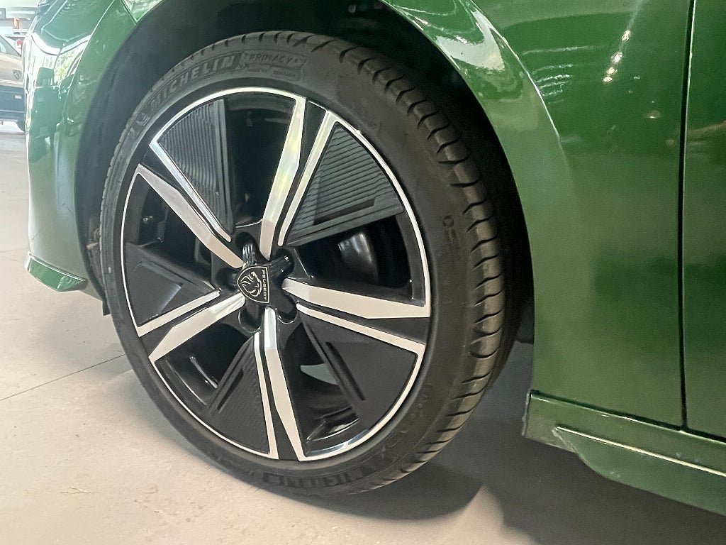 Vehicle Image 17