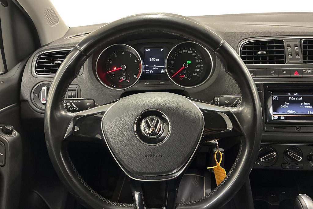 Vehicle Image 12
