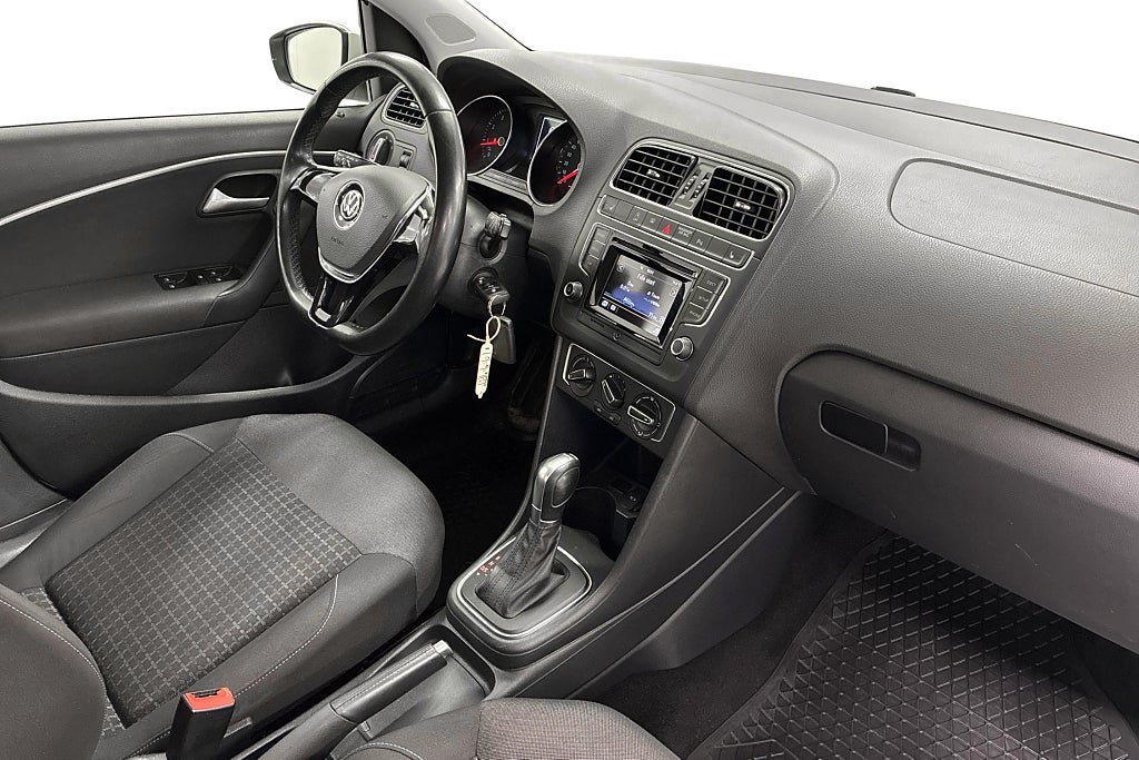 Vehicle Image 15