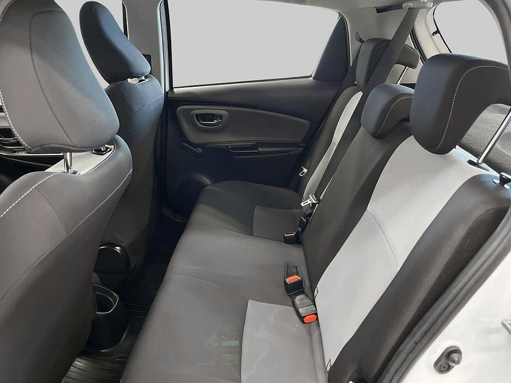 Vehicle Image 11