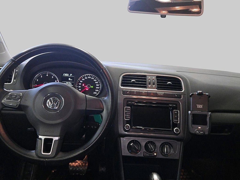 Vehicle Image 11