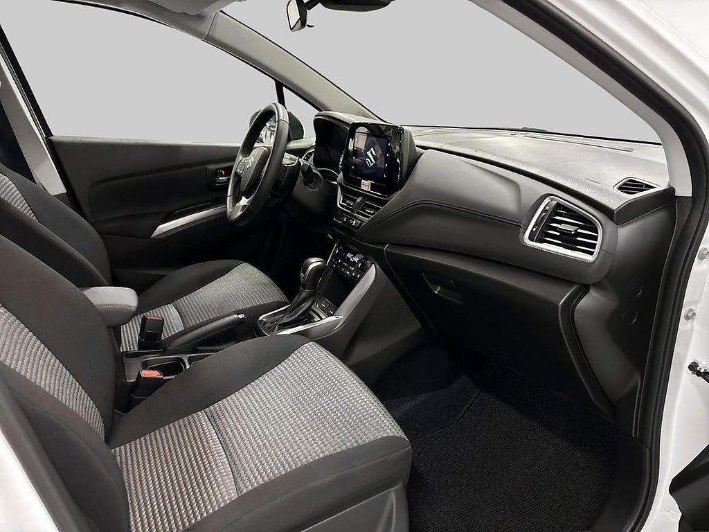 Vehicle Image 10