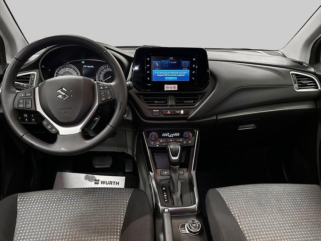 Vehicle Image 12