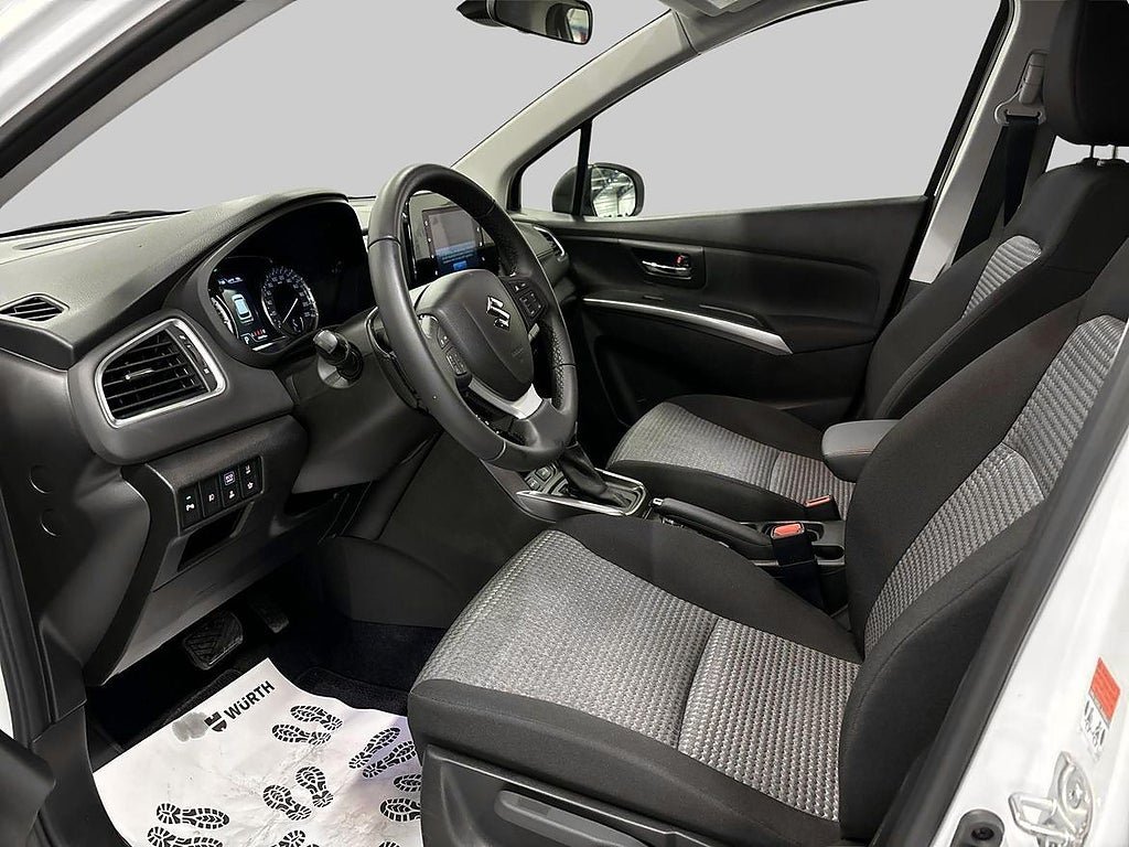 Vehicle Image 14