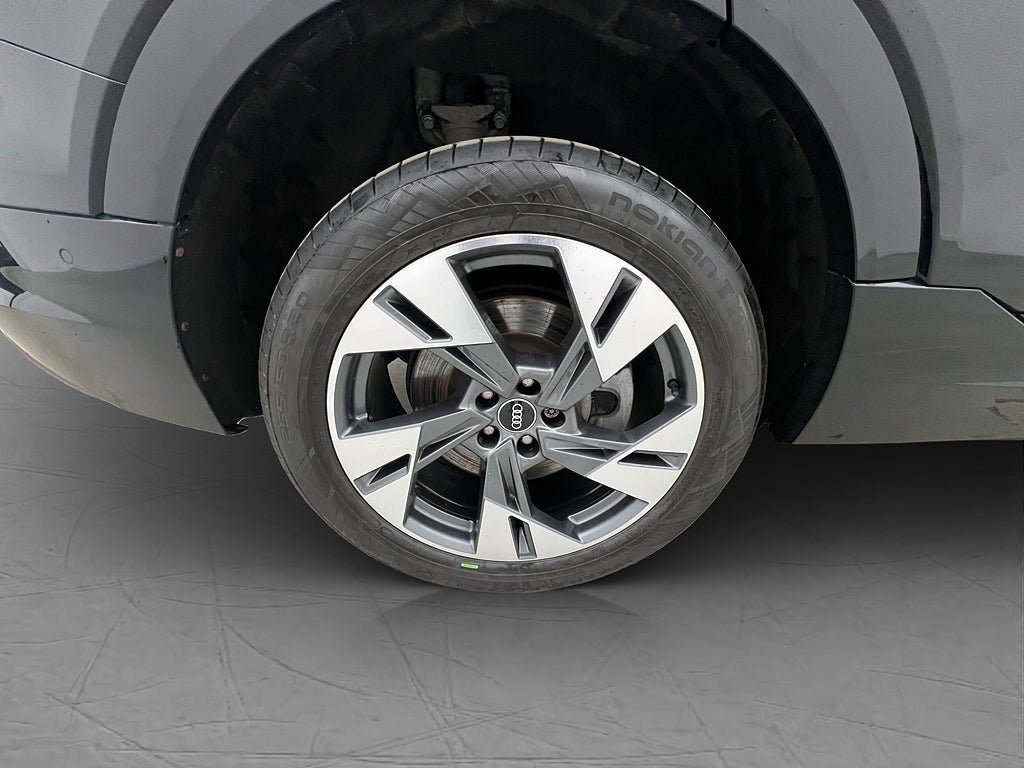 Vehicle Image 35