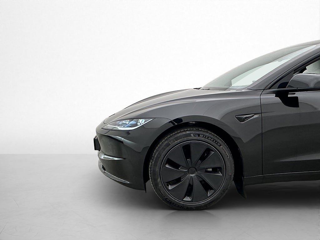 Vehicle Image 37