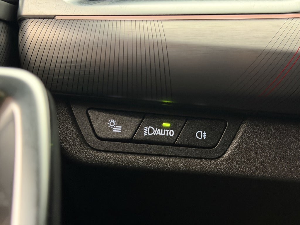 Vehicle Image 33