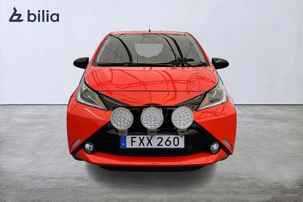 Vehicle Image 6