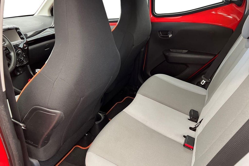 Vehicle Image 13