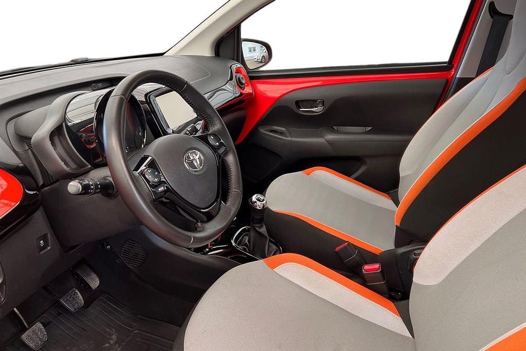 Vehicle Image 14