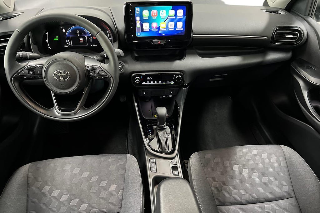 Vehicle Image 8