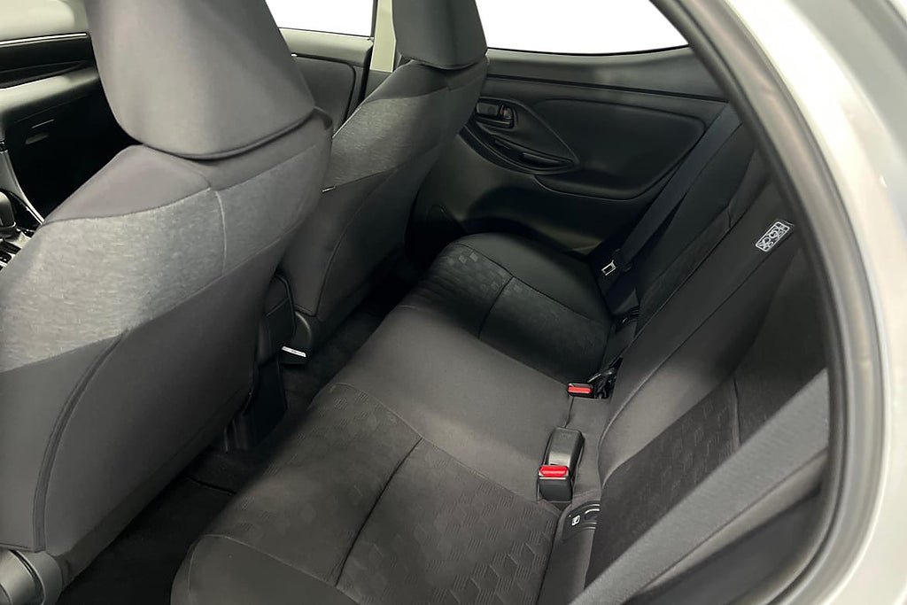 Vehicle Image 11